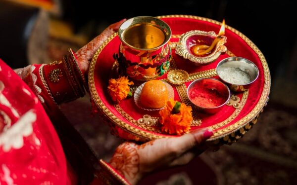 करवा की टोंटी में क्यों लगाई जाती हैं सींकें