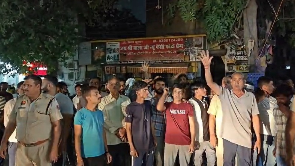 गुरुग्राम समेत कई जिलों में  ब्लैकऑउट, बिजली कर्मचारियों की हड़ताल से हाहाकार